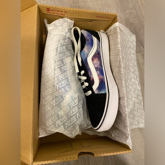 NWT VANS ComfyCush Galaxy Juniors Size 6.5 - Picture 2 of 14